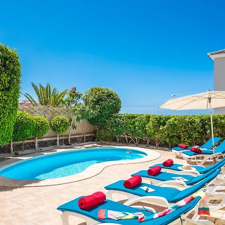 Beautiful Anna With Heated Pool Vila *